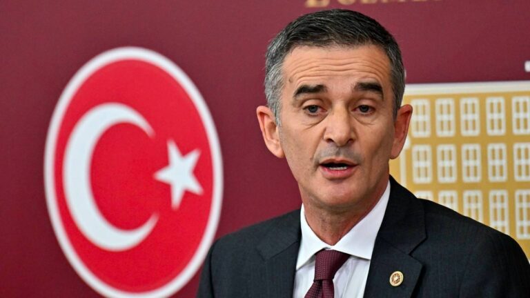 bagimsiz-milletvekili-dikbayir-ak-parti-beni-uc-kere-davet-etti-muhalefetin-oyunu-iktidara-tasimayi-asla-dogru-bulmuyorum-84XPZx8s.jpg